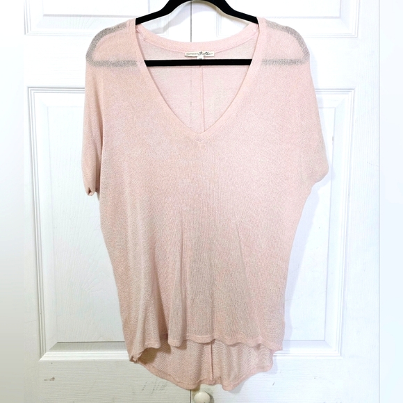 EXPRESS Women's Size Medium Blush Pink Hi-Low V-neck Thin Sweater Tunic - Picture 1 of 2